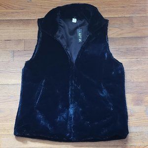 NWT Black Faux Fur Vest with Pockets